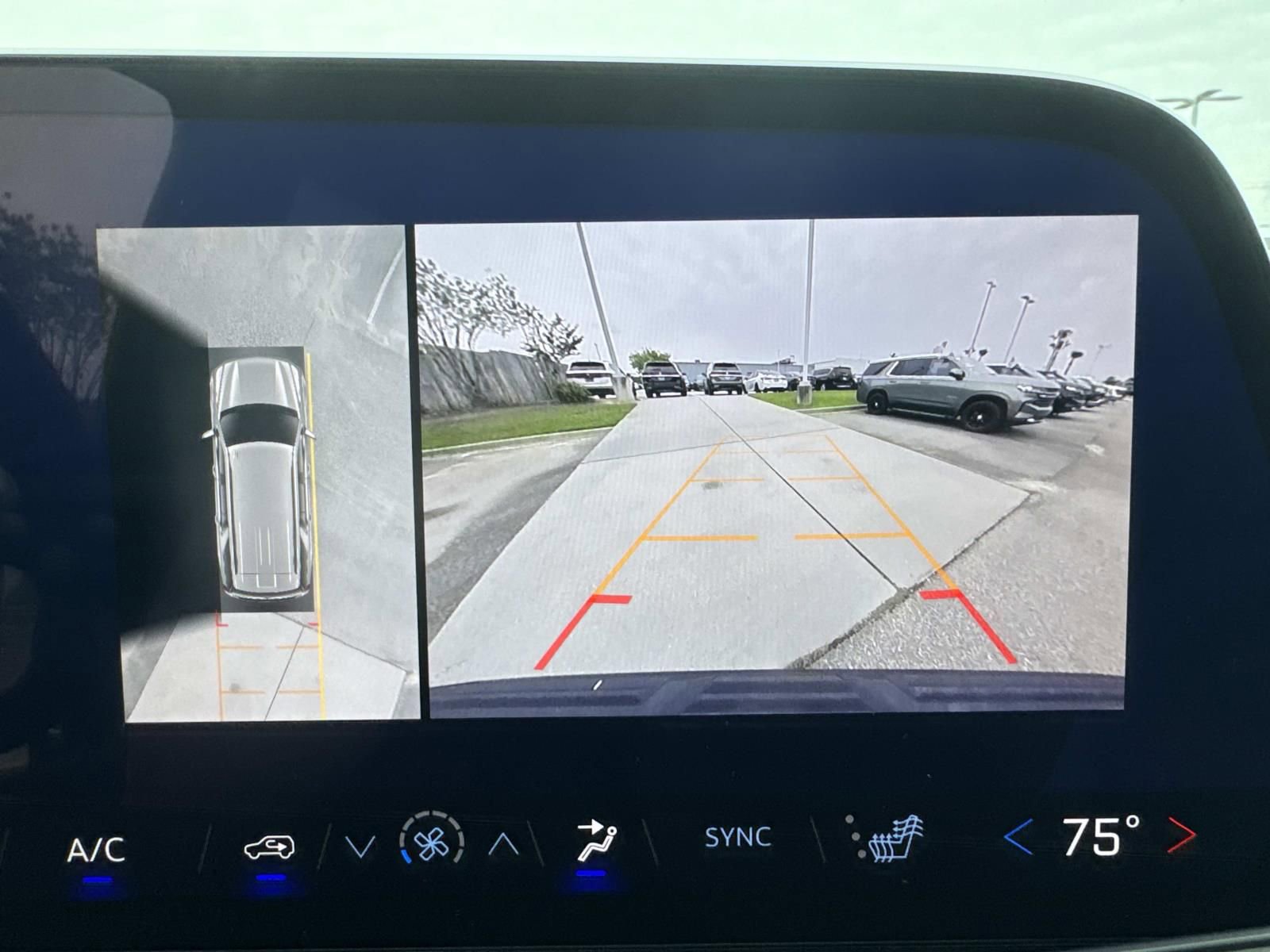 Used 2025 Chevrolet Tahoe Z71 AWD/4WD image 27