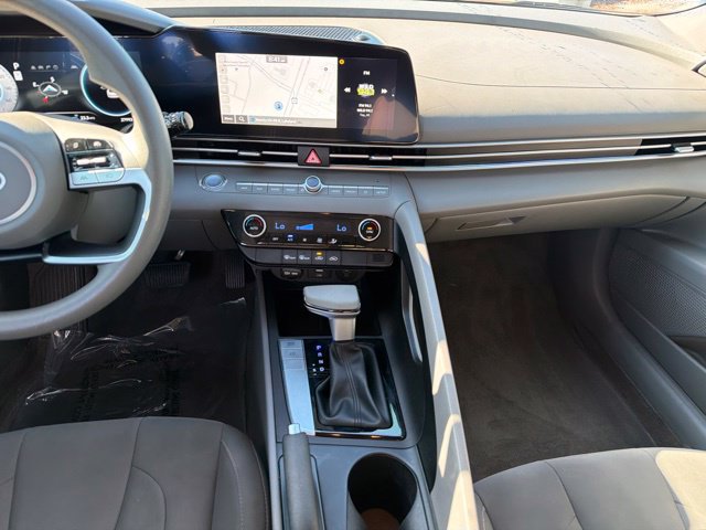 Used 2024 Hyundai Elantra SEL FWD image 18
