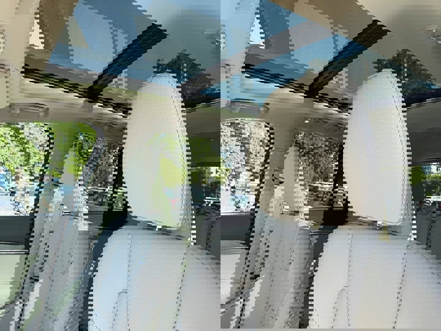 New 2025 Volvo XC90 T8 Core w/ Climate Package image 13