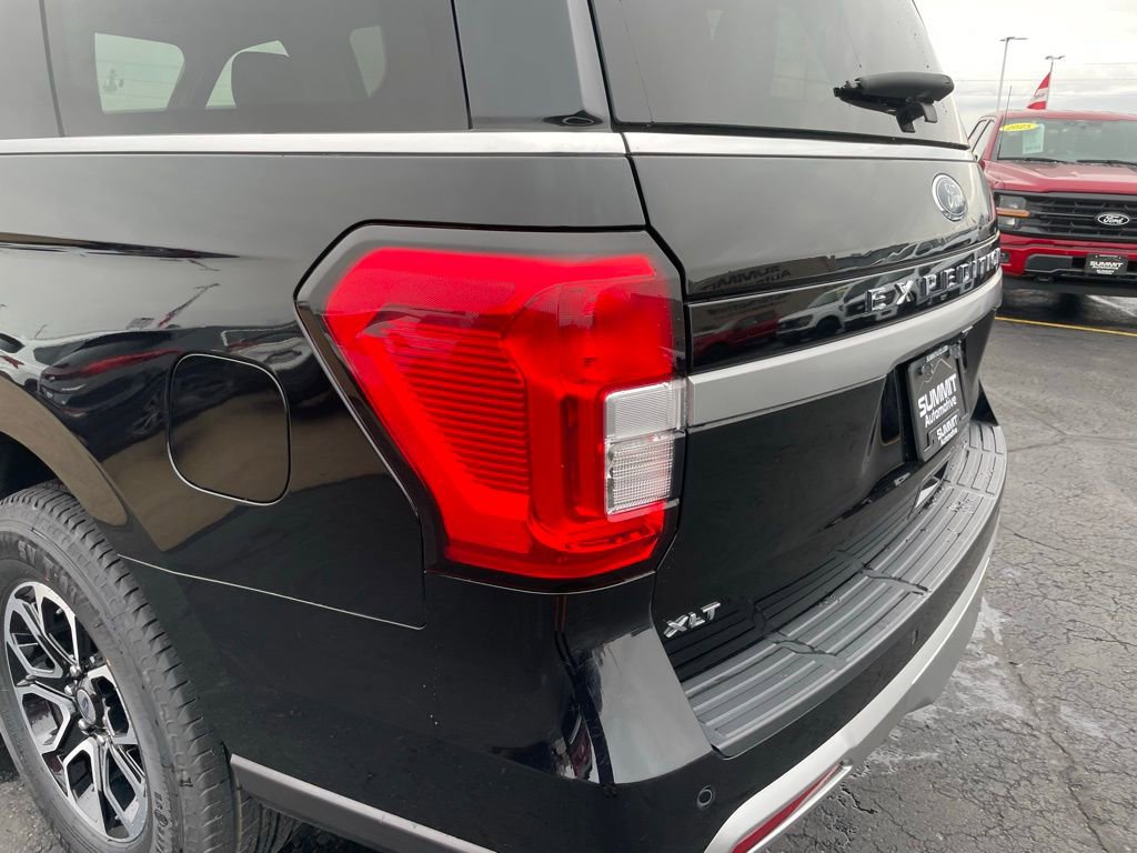 Used 2024 Ford Expedition XLT image 41