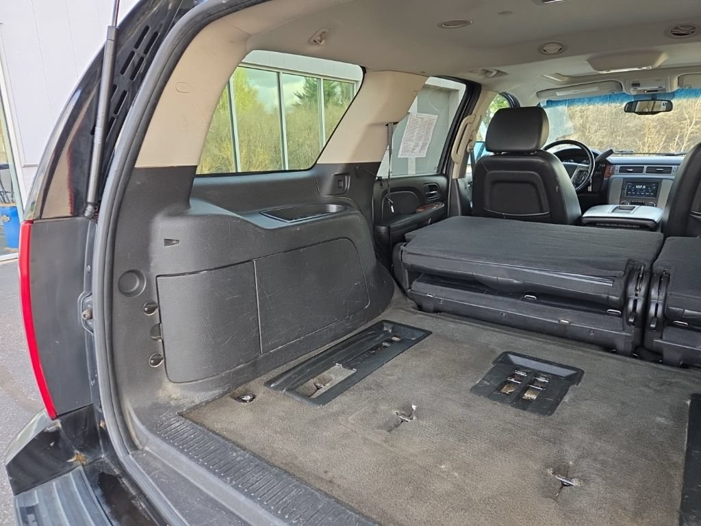 Used 2008 GMC Yukon SLT w/ SLT Preferred Equipment Group AWD/4WD image 28