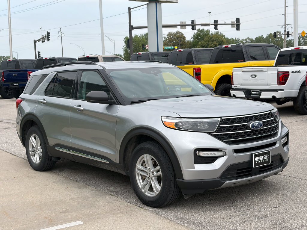 Certified 2023 Ford Explorer XLT w/ Equipment Group 202A AWD/4WD image 7