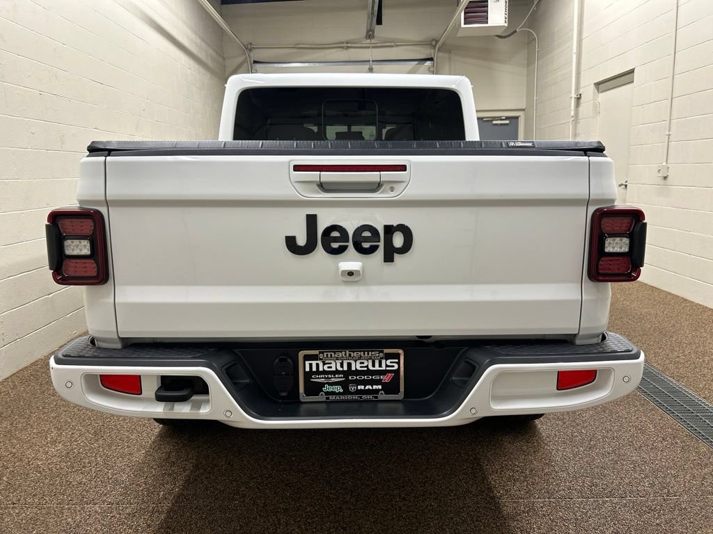Used 2021 Jeep Gladiator Overland AWD/4WD image 3