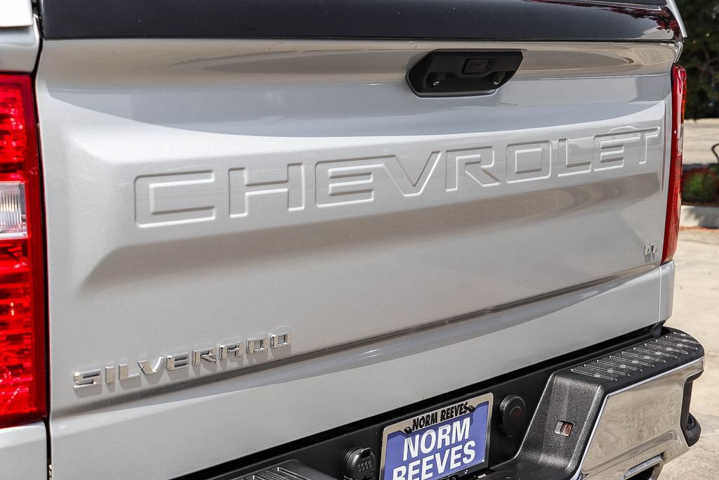 Used 2022 Chevrolet Silverado 1500 LT w/ Z71 Off-Road Package AWD/4WD image 12