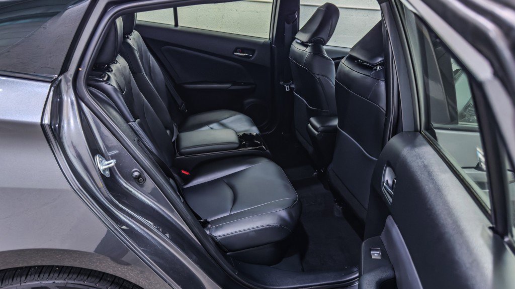 Used 2017 Toyota Prius Prime Premium image 18