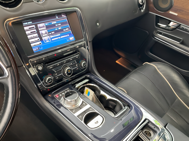 Used 2012 Jaguar XJ Supercharged RWD image 17