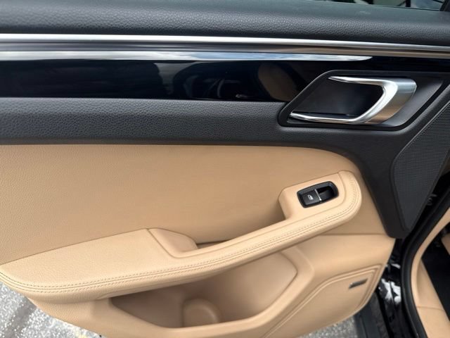 Used 2020 Porsche Macan AWD/4WD image 20