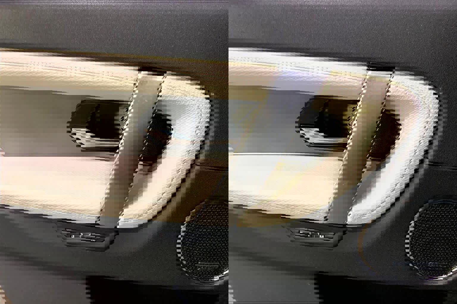 Used 2024 Land Rover Discovery Sport Dynamic SE image 35