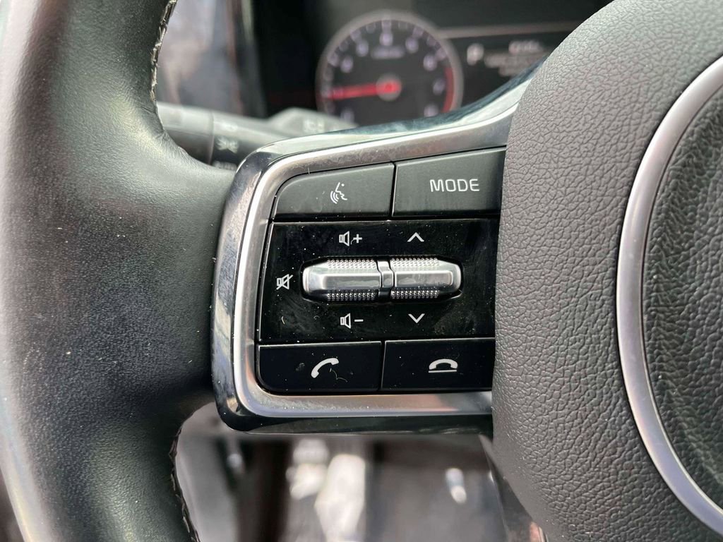 Used 2022 Kia Sorento S image 19