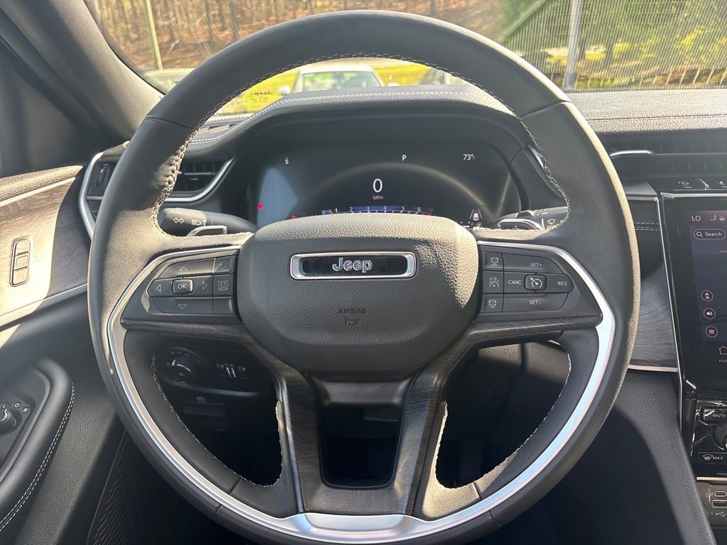 Used 2025 Jeep Grand Cherokee Limited image 23