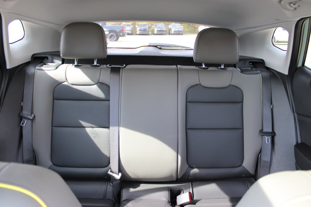 Used 2025 Chevrolet Trax ACTIV w/ Sunroof Package FWD image 23