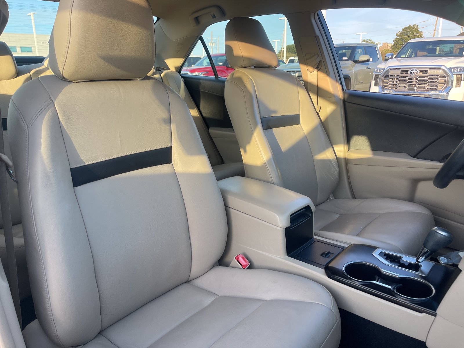 Used 2014 Toyota Camry LE FWD image 15