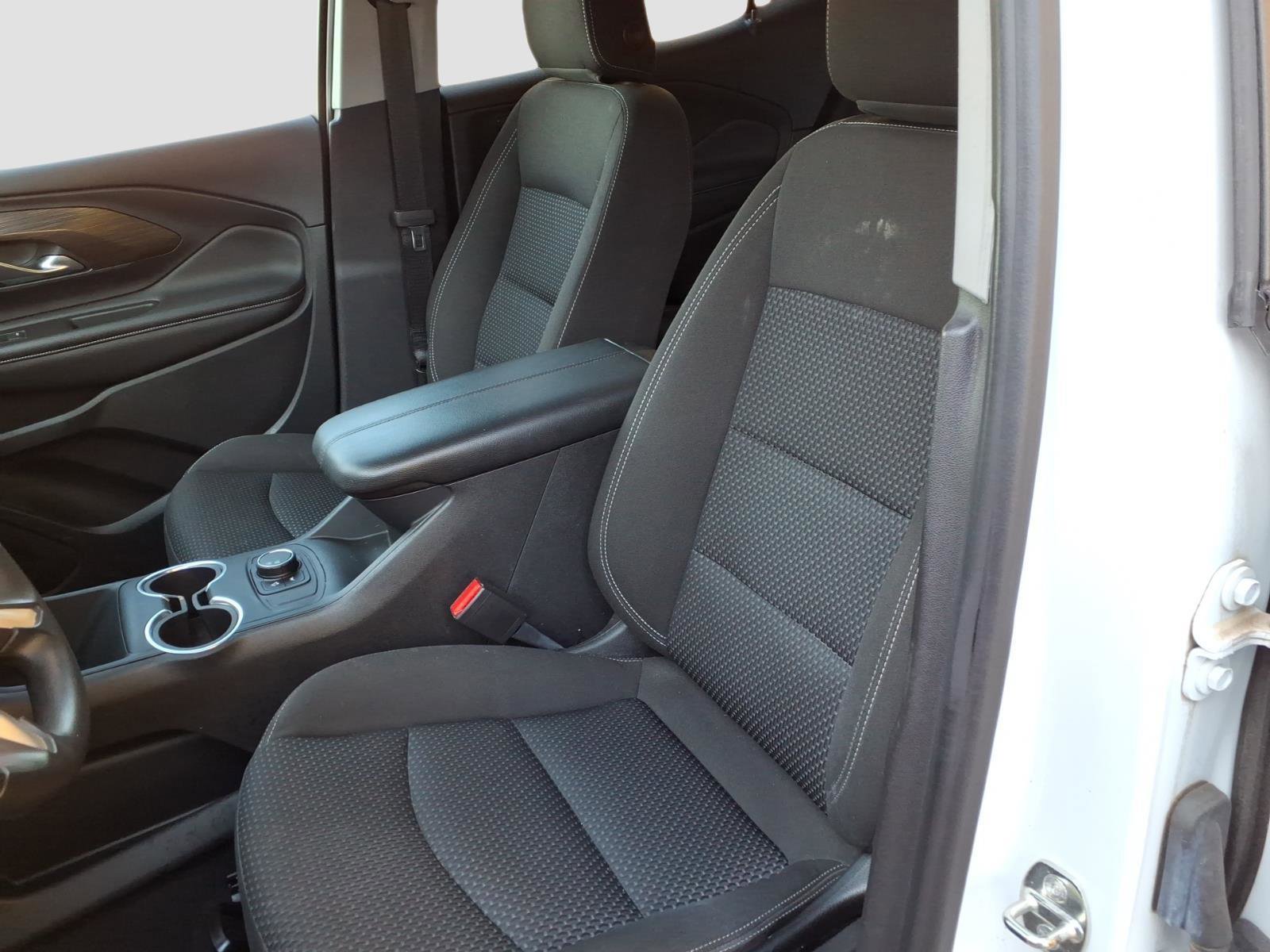 Used 2022 GMC Terrain SLE image 13