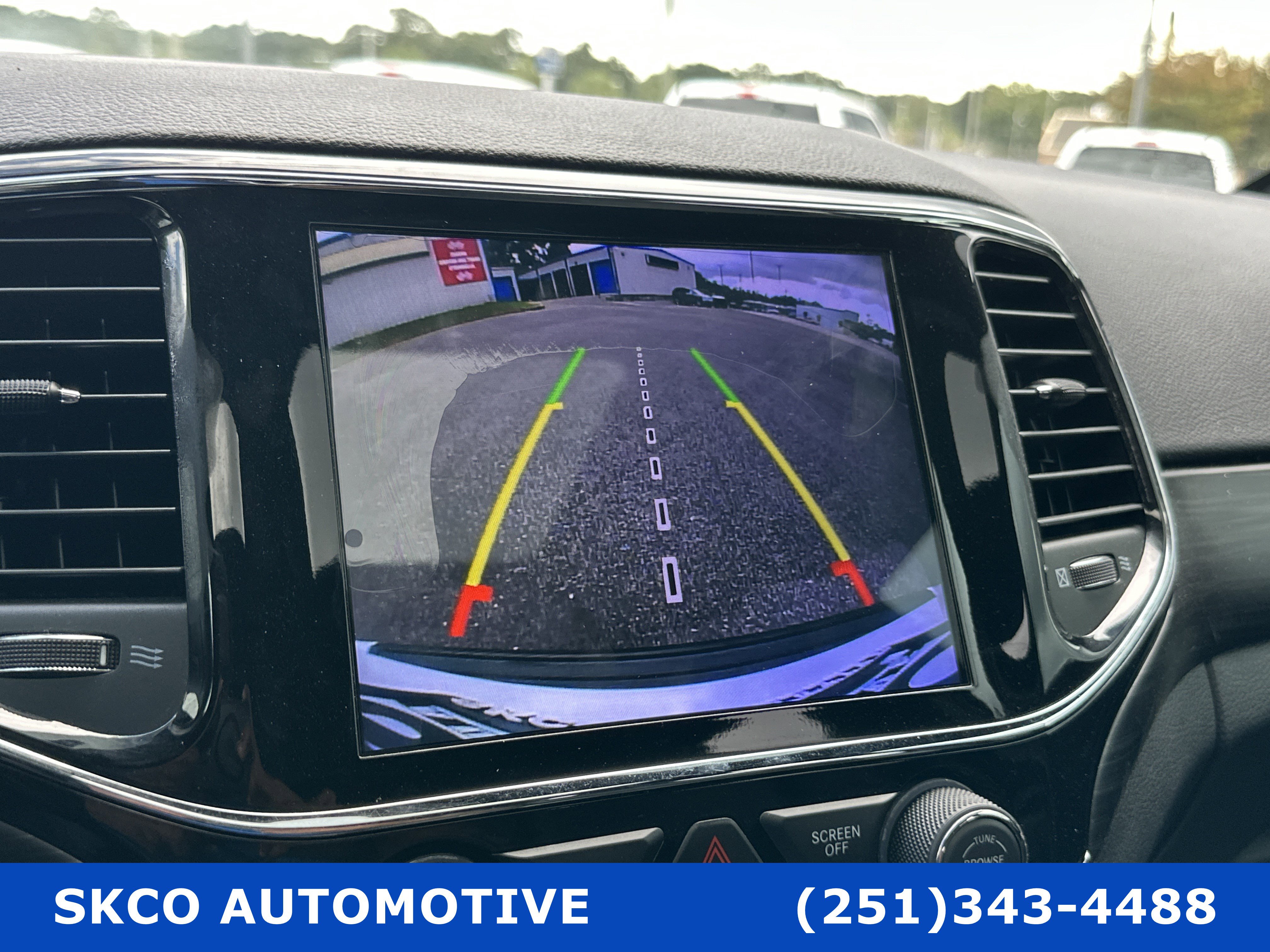 Used 2020 Jeep Grand Cherokee Altitude image 17