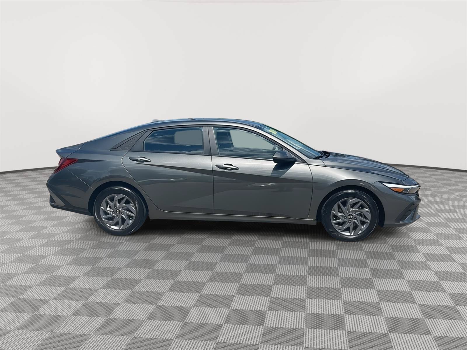 Certified 2024 Hyundai Elantra SEL FWD image 9