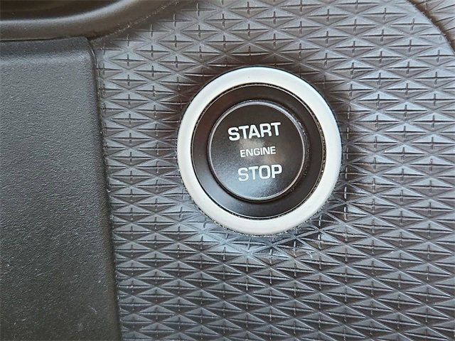 Used 2018 Land Rover Range Rover Velar R-Dynamic SE image 17