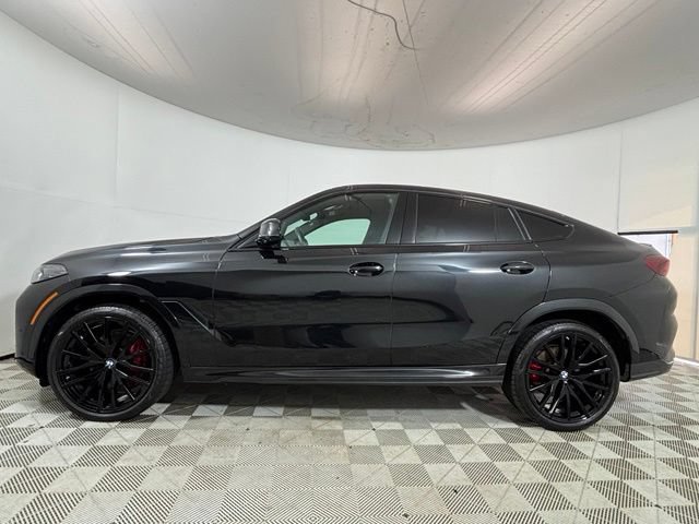 Used 2025 BMW X6 xDrive40i w/ Climate Comfort Package AWD/4WD image 4