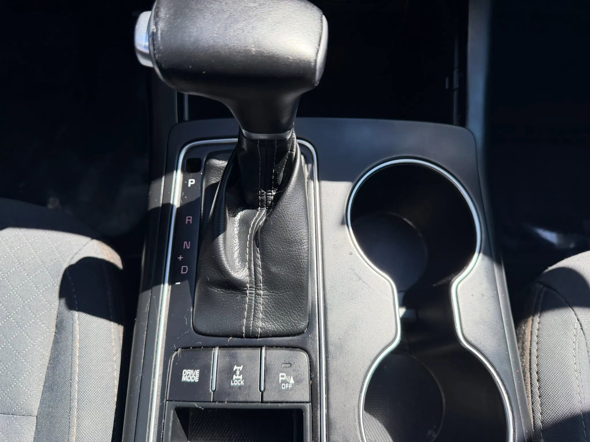 Used 2019 Kia Sorento LX w/ LX Convenience Package image 17