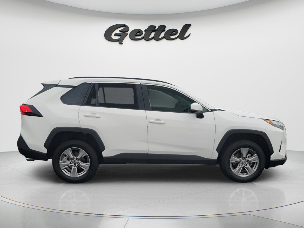 Used 2023 Toyota RAV4 XLE FWD image 4