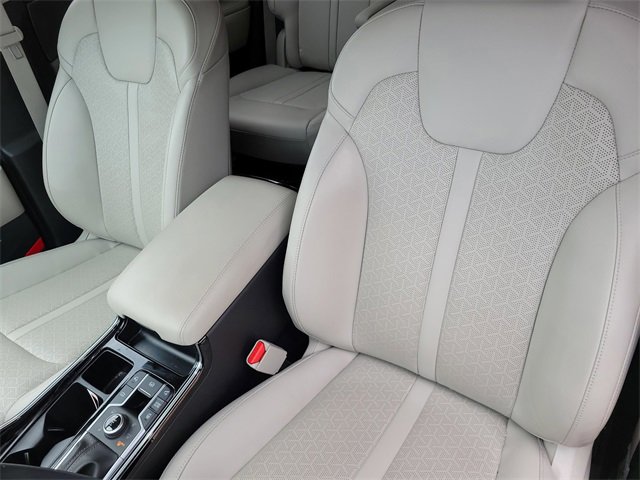 Used 2023 Kia Sorento SX image 11