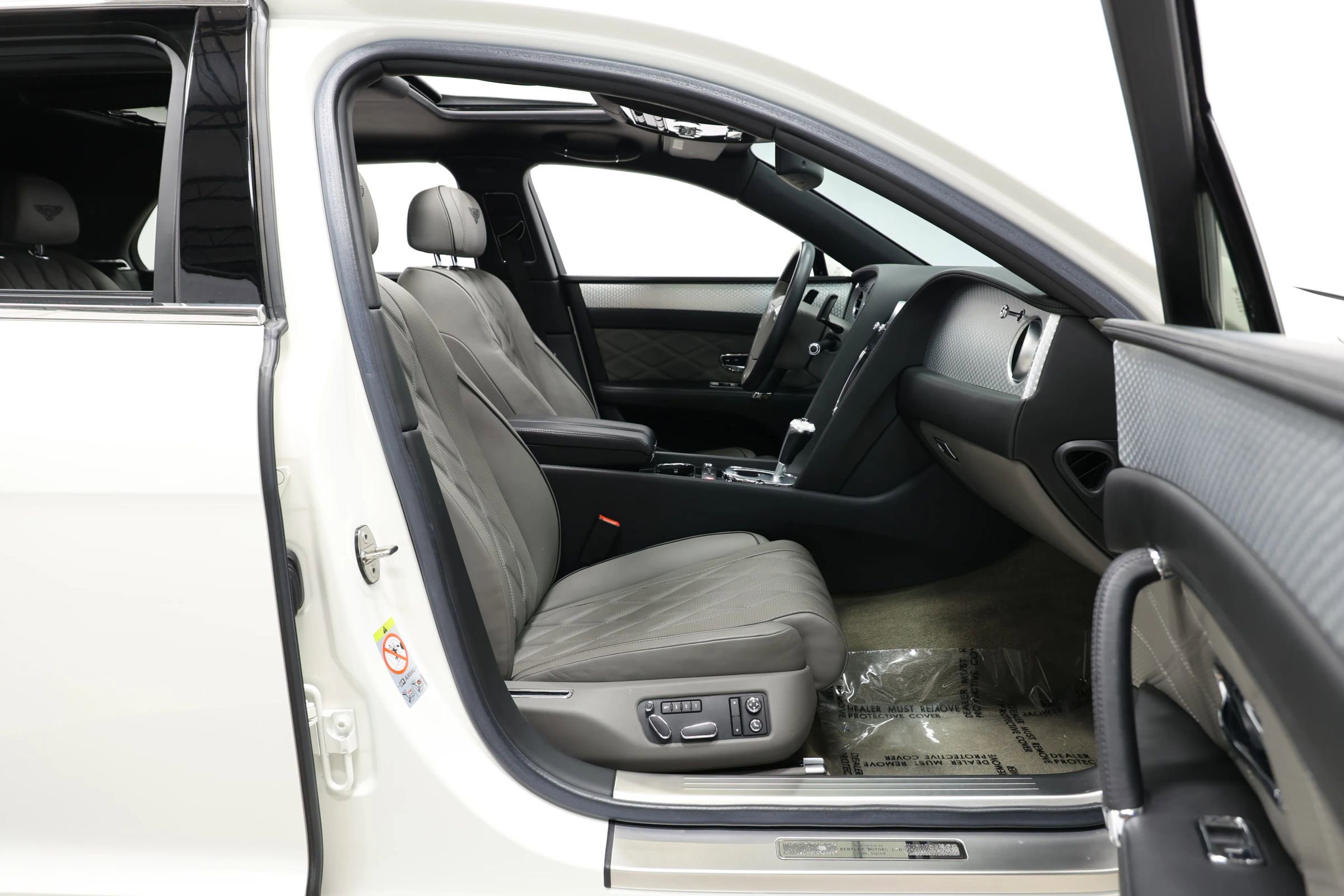 Used 2014 Bentley Flying Spur W12 image 75