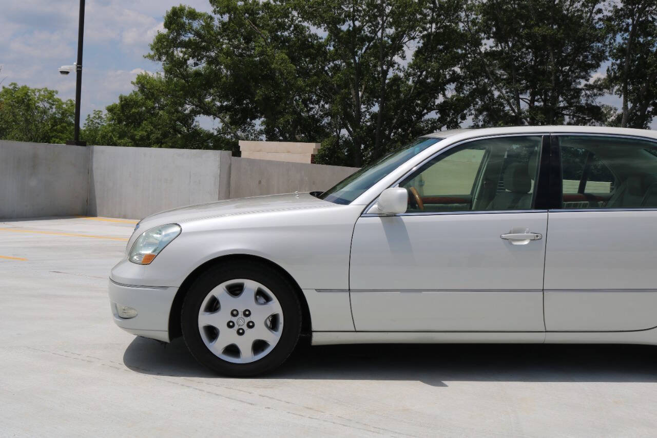 Used 2001 Lexus LS 430 RWD image 22