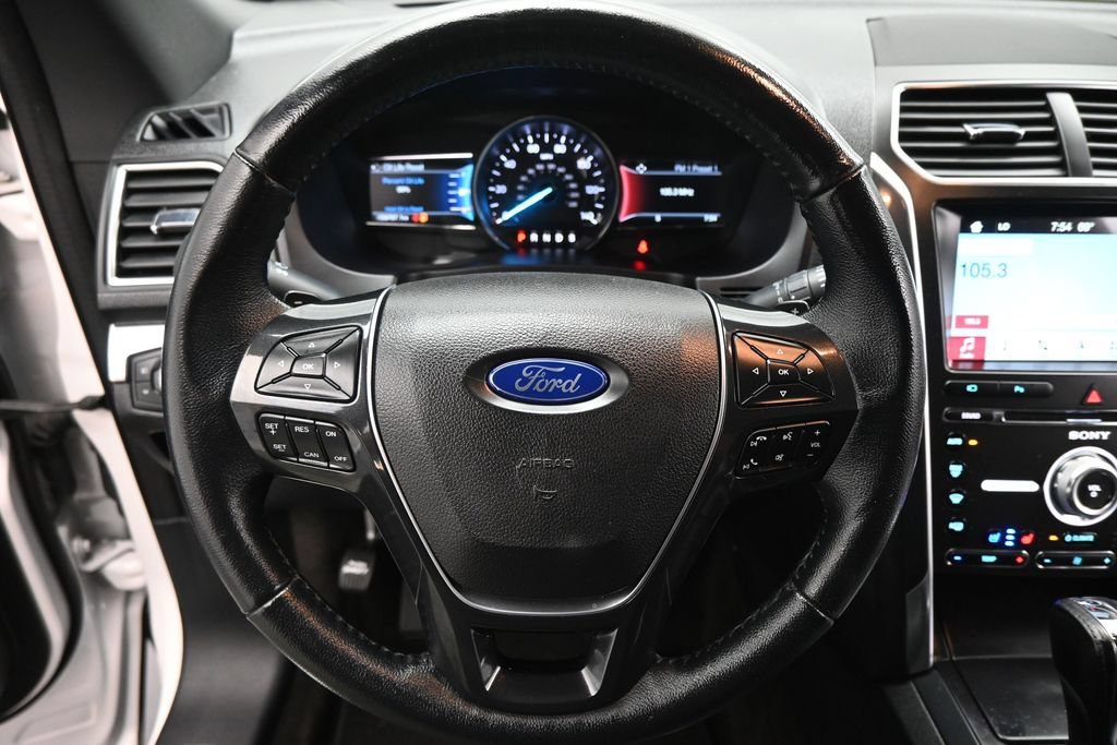Used 2017 Ford Explorer Limited FWD image 13