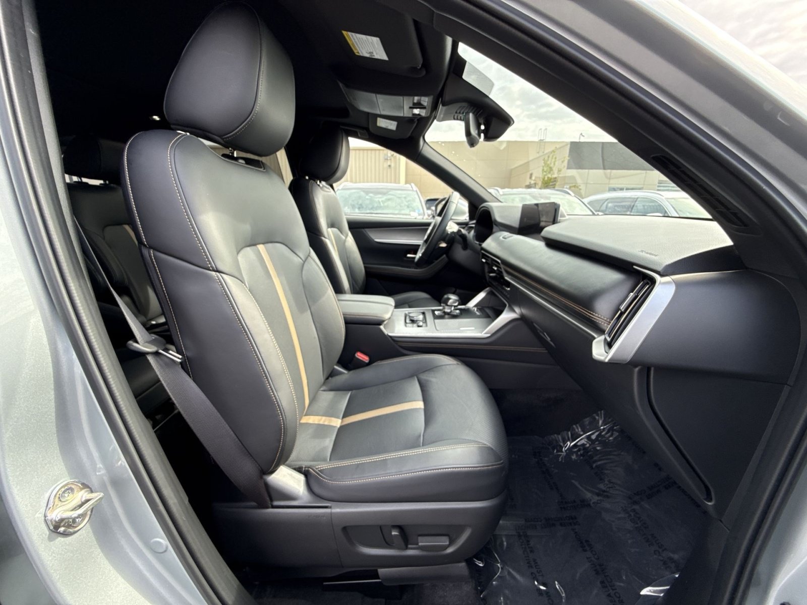 Used 2024 MAZDA CX-90 Plug-In Hybrid w/ Premium Plus AWD/4WD image 28
