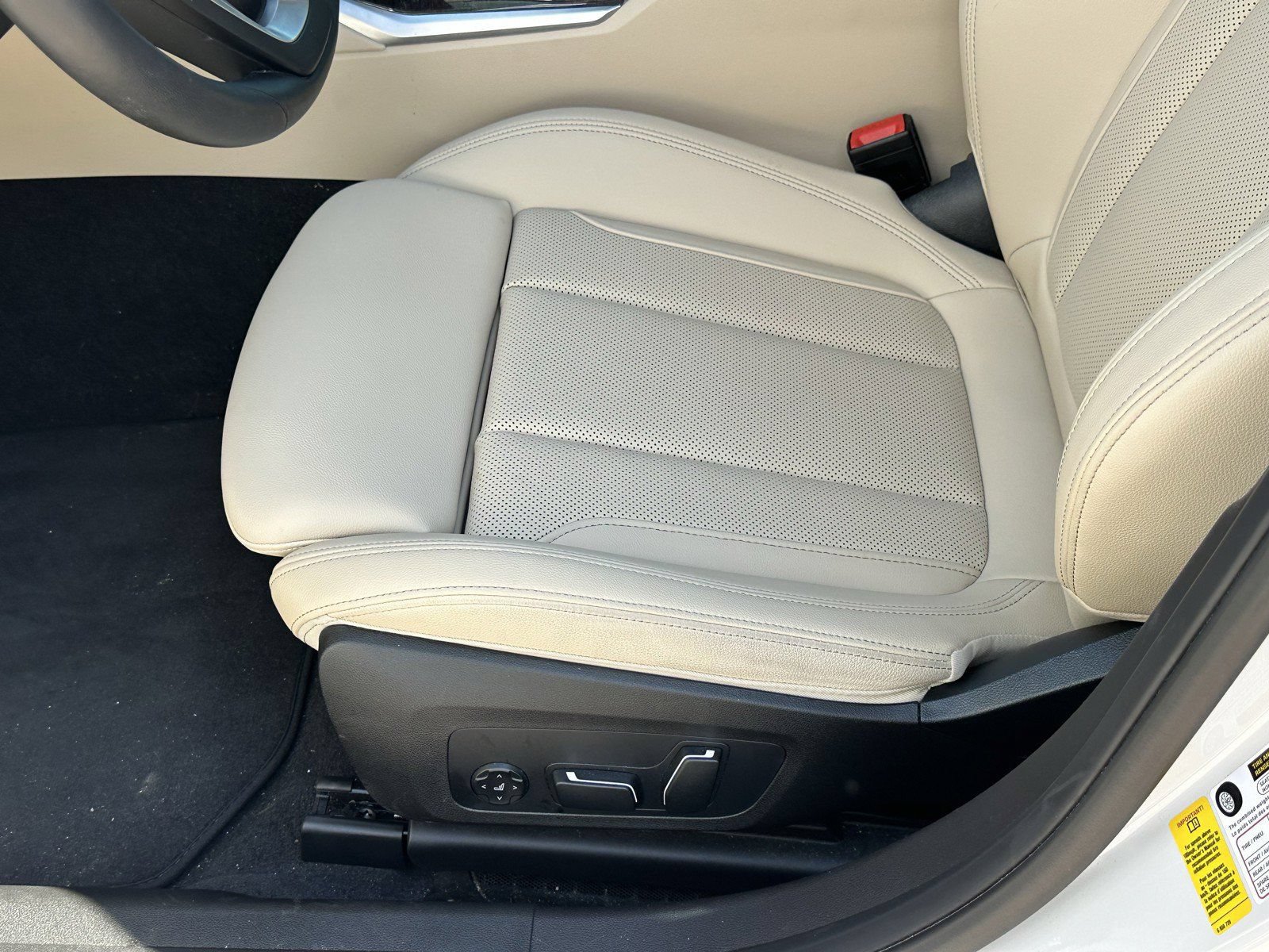 Certified 2024 BMW 330i Sedan w/ Premium Package RWD image 20