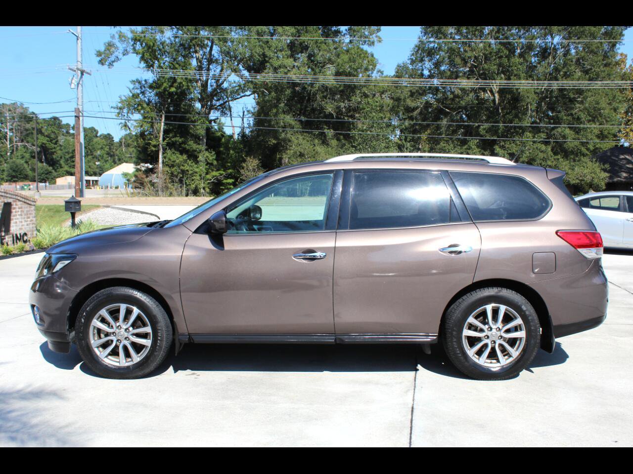 Used 2015 Nissan Pathfinder SV