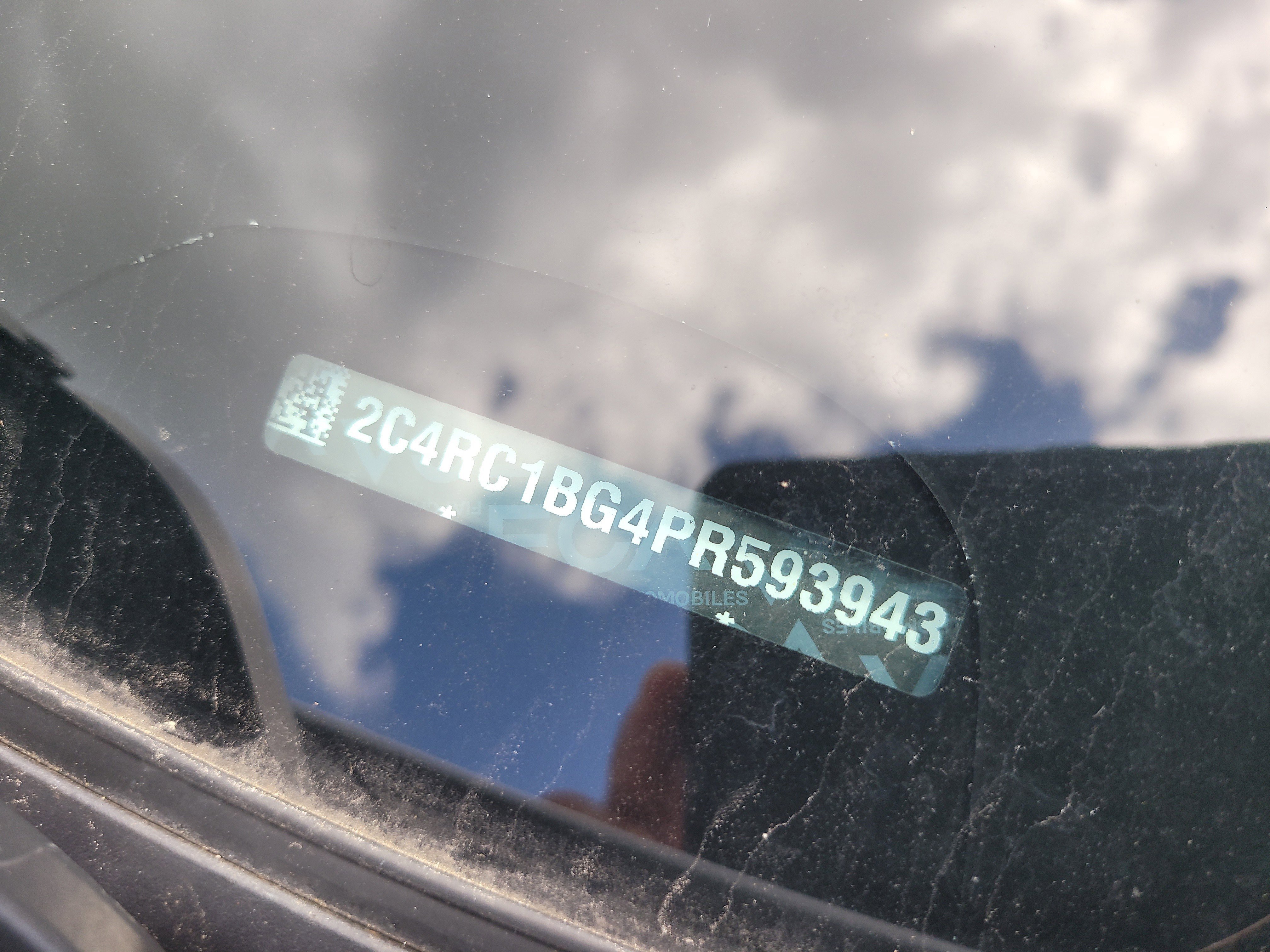 Used 2023 Chrysler Pacifica Touring-L image 10