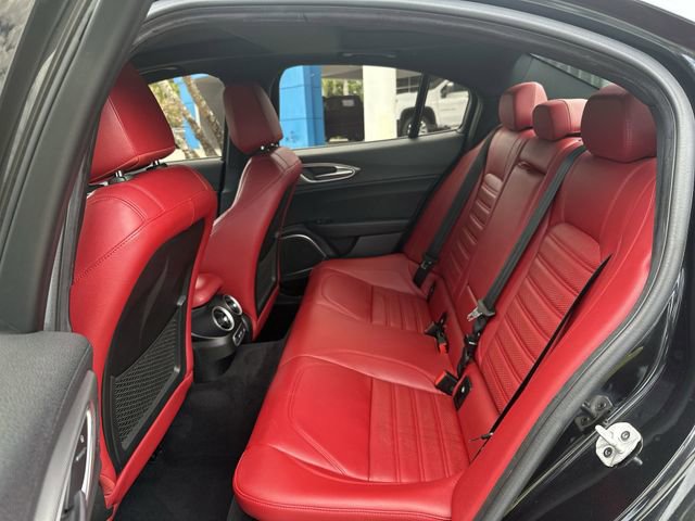 Used 2022 Alfa Romeo Giulia Veloce RWD image 27