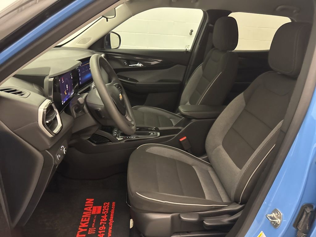 Used 2024 Chevrolet TrailBlazer LS w/ LS Convenience Package image 17