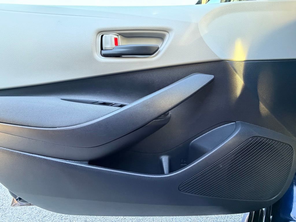 Used 2022 Toyota Corolla LE image 30