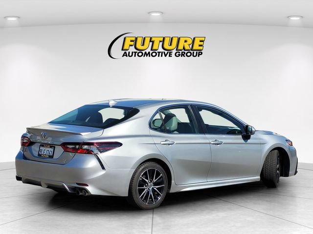 Used 2024 Toyota Camry SE w/ Cold Weather Package AWD/4WD image 4