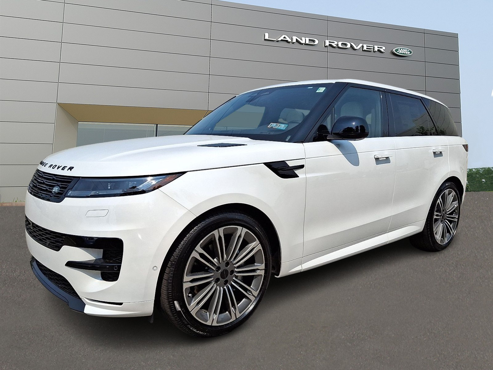 New 2026 Land Rover Range Rover Sport Dynamic SE