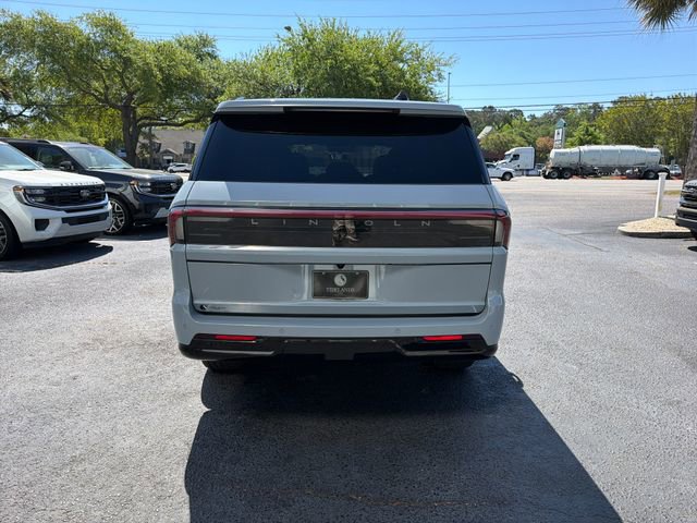 Used 2025 Lincoln Navigator Reserve w/ Jet Appearance Package AWD/4WD image 7