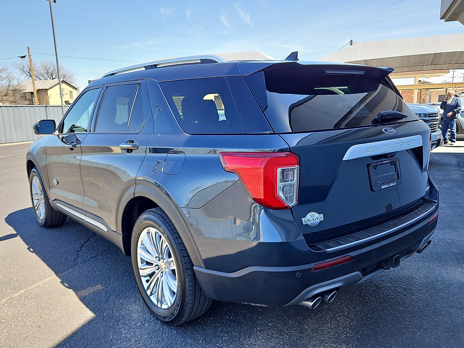 Used 2022 Ford Explorer King Ranch w/ Technology Package image 3