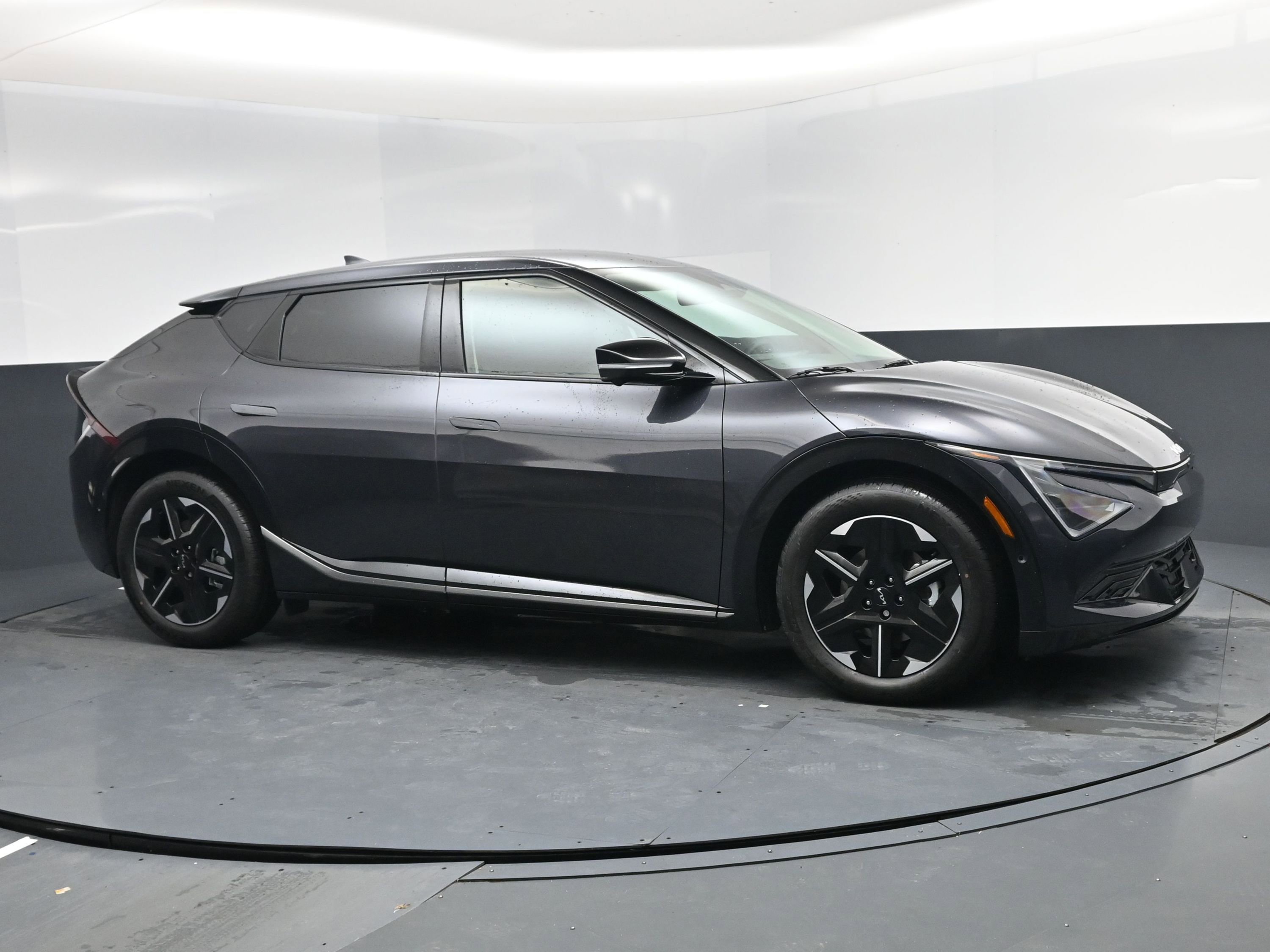 New 2025 Kia EV6 Wind image 2