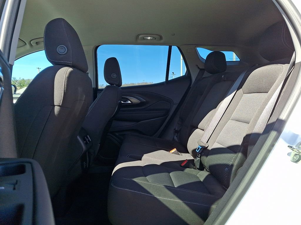 Used 2023 GMC Terrain SLE w/ Driver Convenience Package image 10