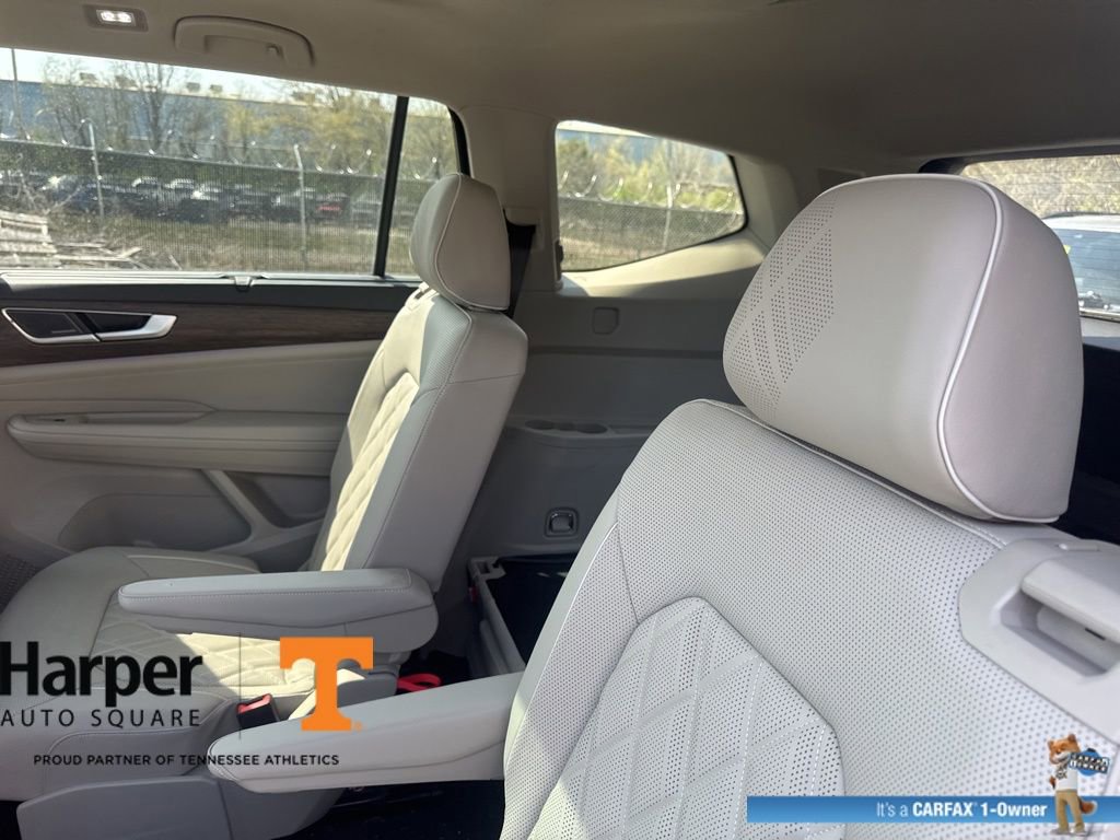 Used 2025 Volkswagen Atlas SEL Premium R-Line image 9