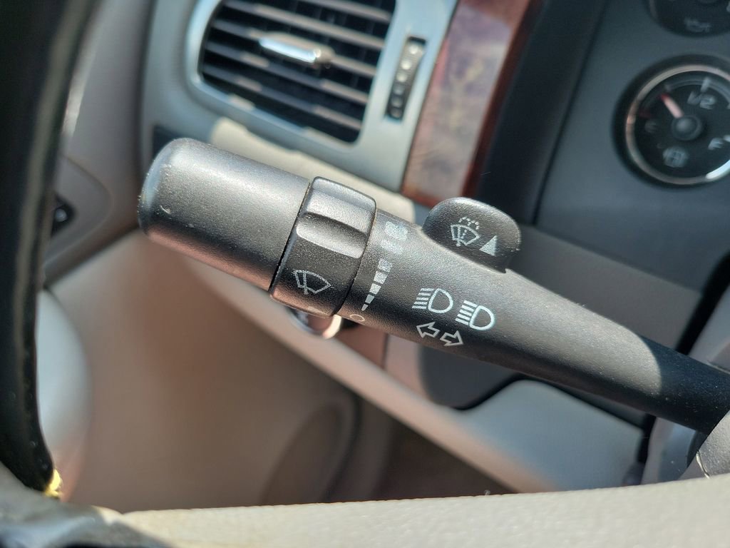 Used 2007 Chevrolet Avalanche LT w/ LT Preferred Equipment Group AWD/4WD image 16