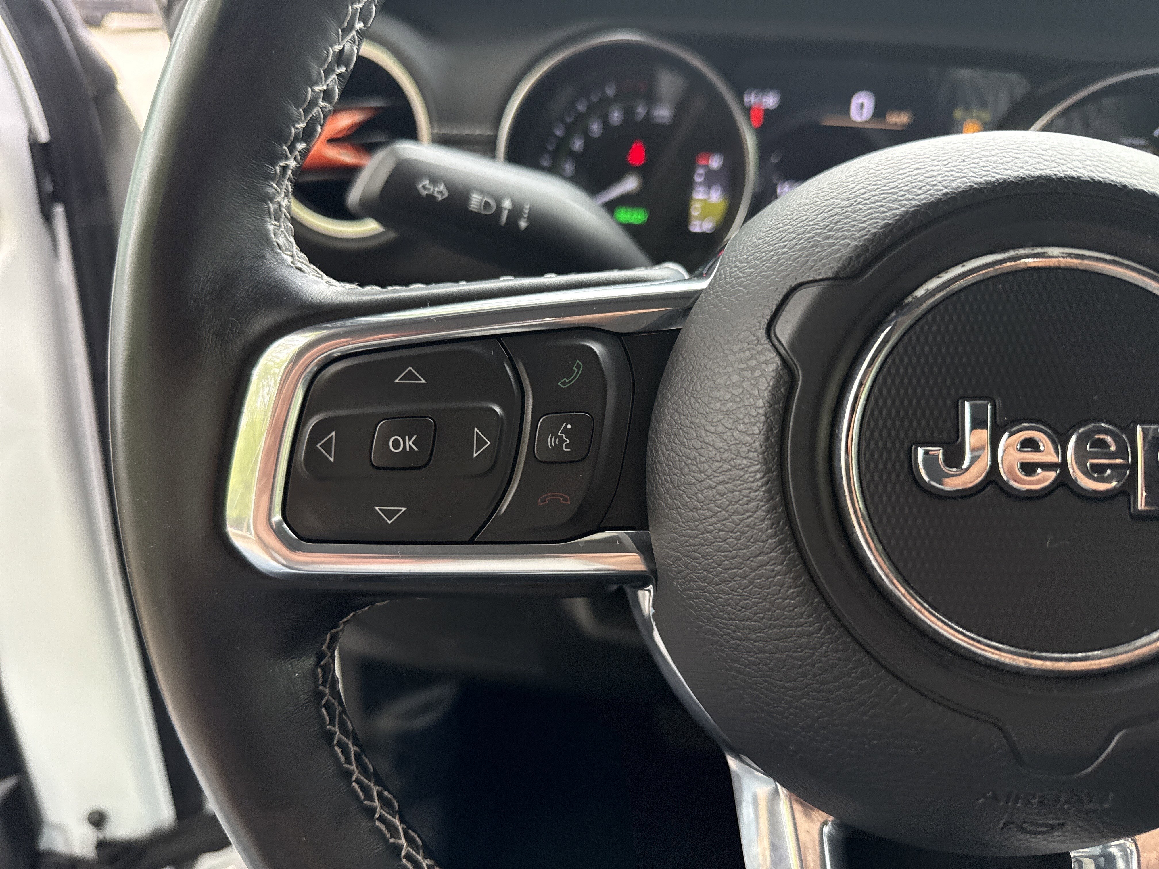 Used 2022 Jeep Wrangler Unlimited Sahara w/ Cold Weather Group AWD/4WD image 26