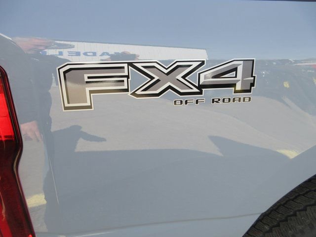 New 2026 Ford F350 Lariat w/ Black Appearance Package image 46