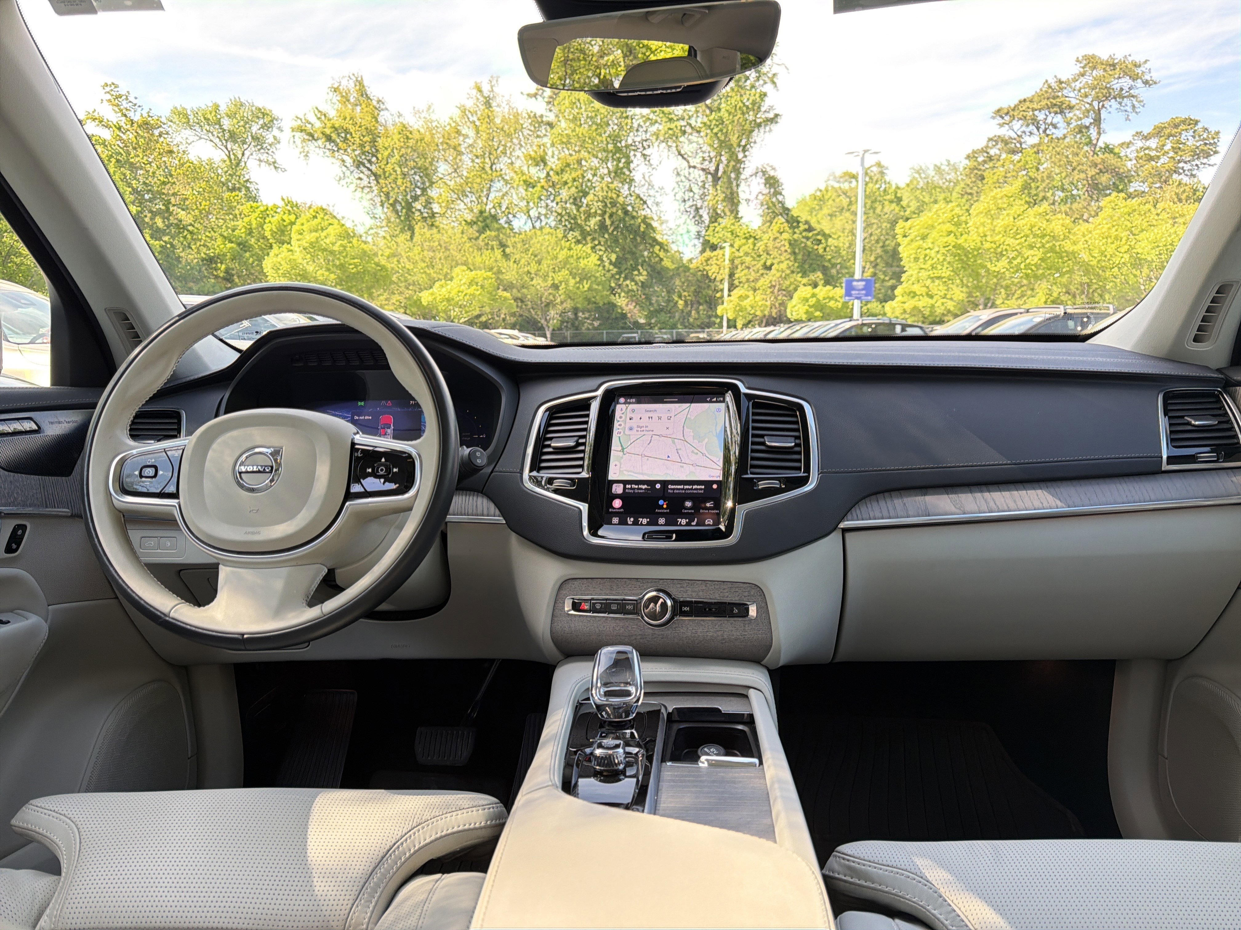 Certified 2024 Volvo XC90 T8 Ultimate w/ Protection Package Premier image 30