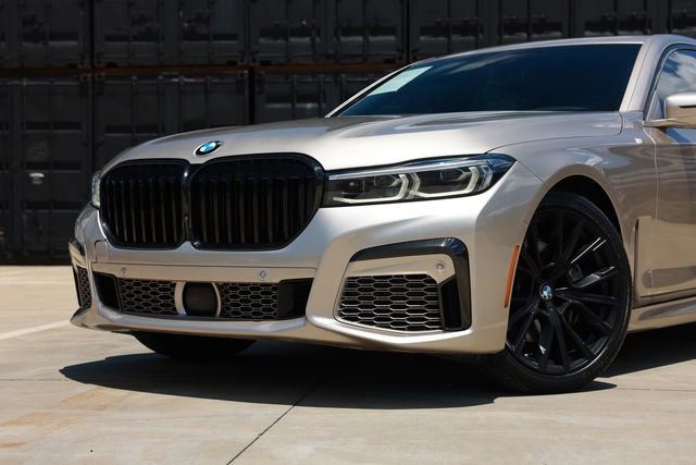 Used 2022 BMW 740i w/ Luxury Rear Seating Package RWD image 40