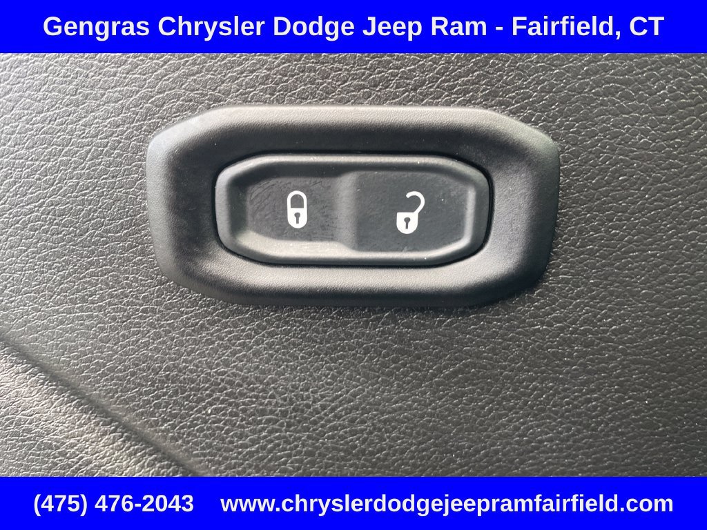 Certified 2024 Jeep Wrangler Unlimited w/ Convenience Group AWD/4WD image 47