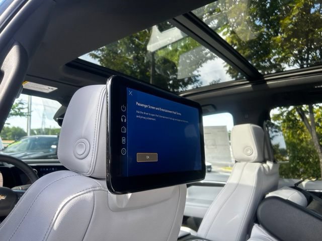 New 2026 Chevrolet Suburban Premier AWD/4WD image 17