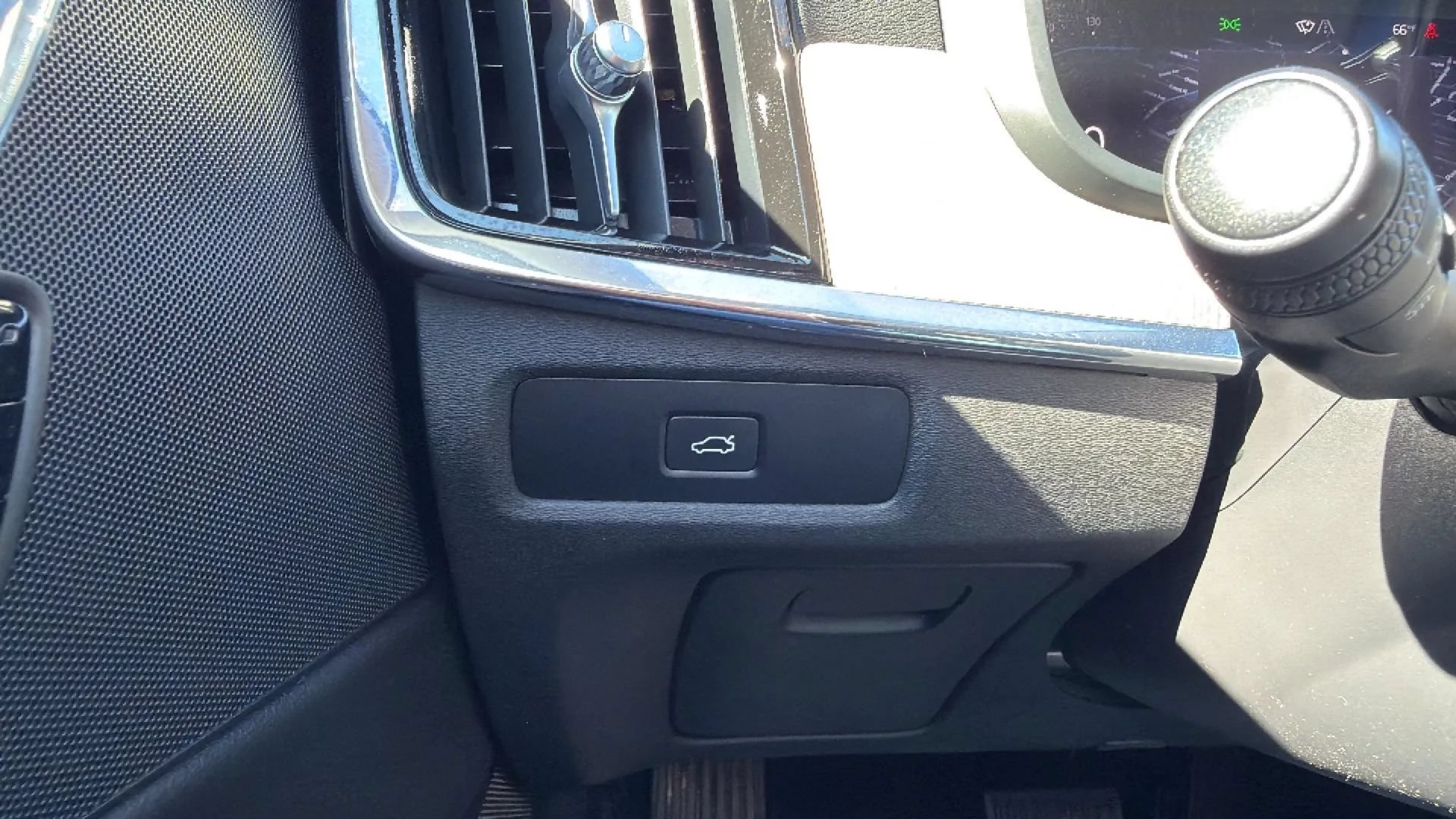 Used 2024 Volvo S90 B6 Plus AWD/4WD image 15
