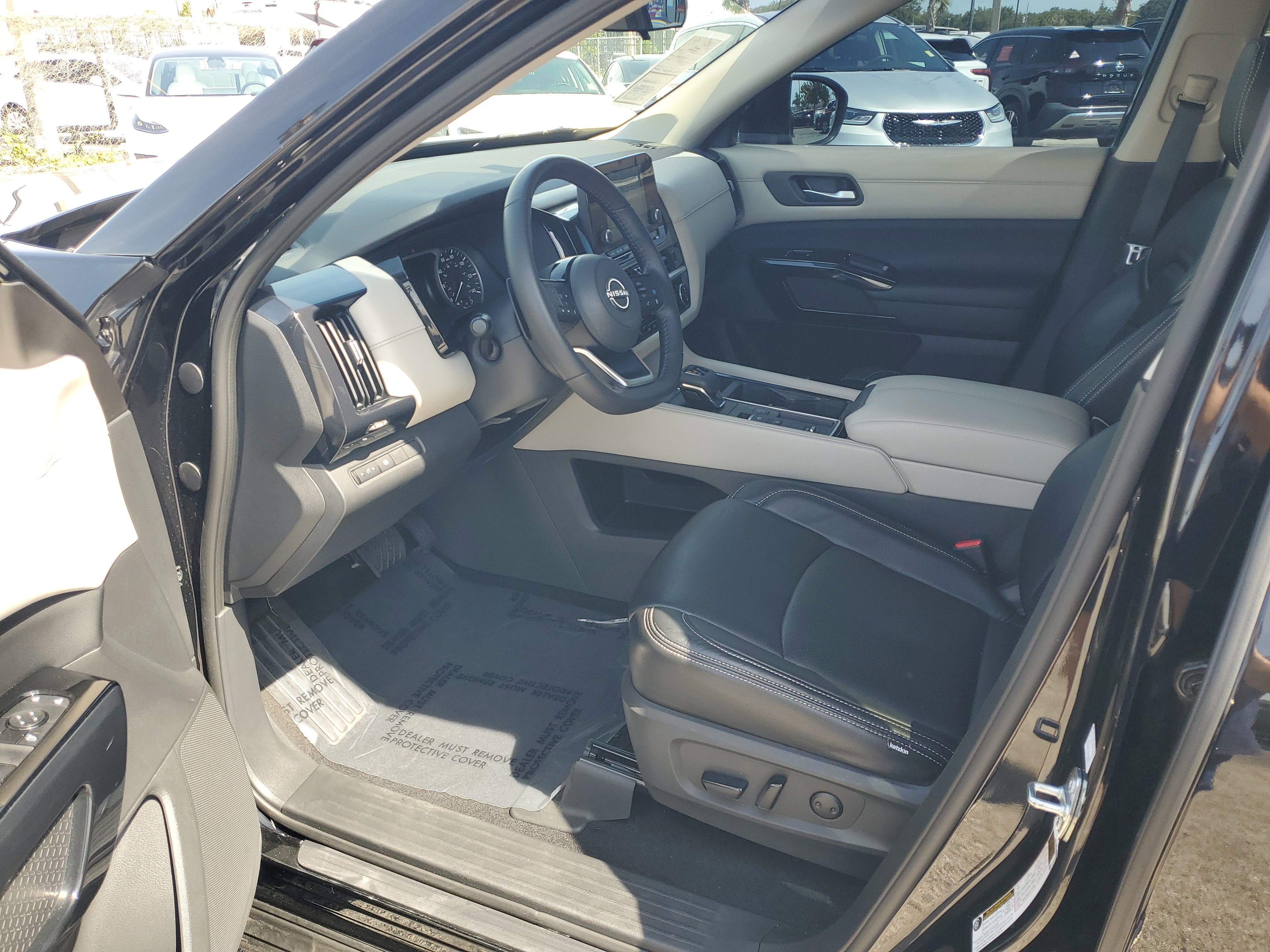 Certified 2022 Nissan Pathfinder SV FWD image 12